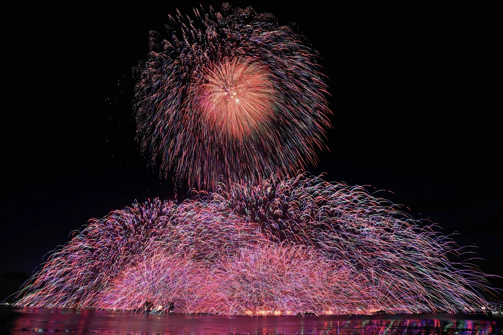 4年ぶりの通常開催！ 今年開催の注目すべき花火大会トップ10を発表！ 初開催や一味違った花火大会もランクイン